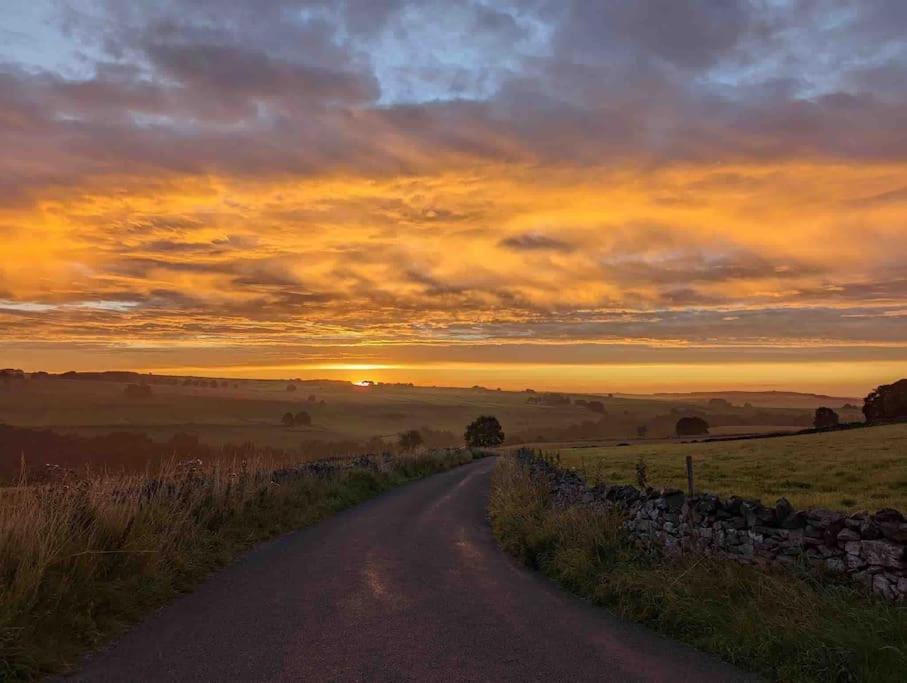 Gorgeous Cozy Cottage With A Heritage Feel, Walks, Pubs & Wood Burner Tideswell Extérieur photo